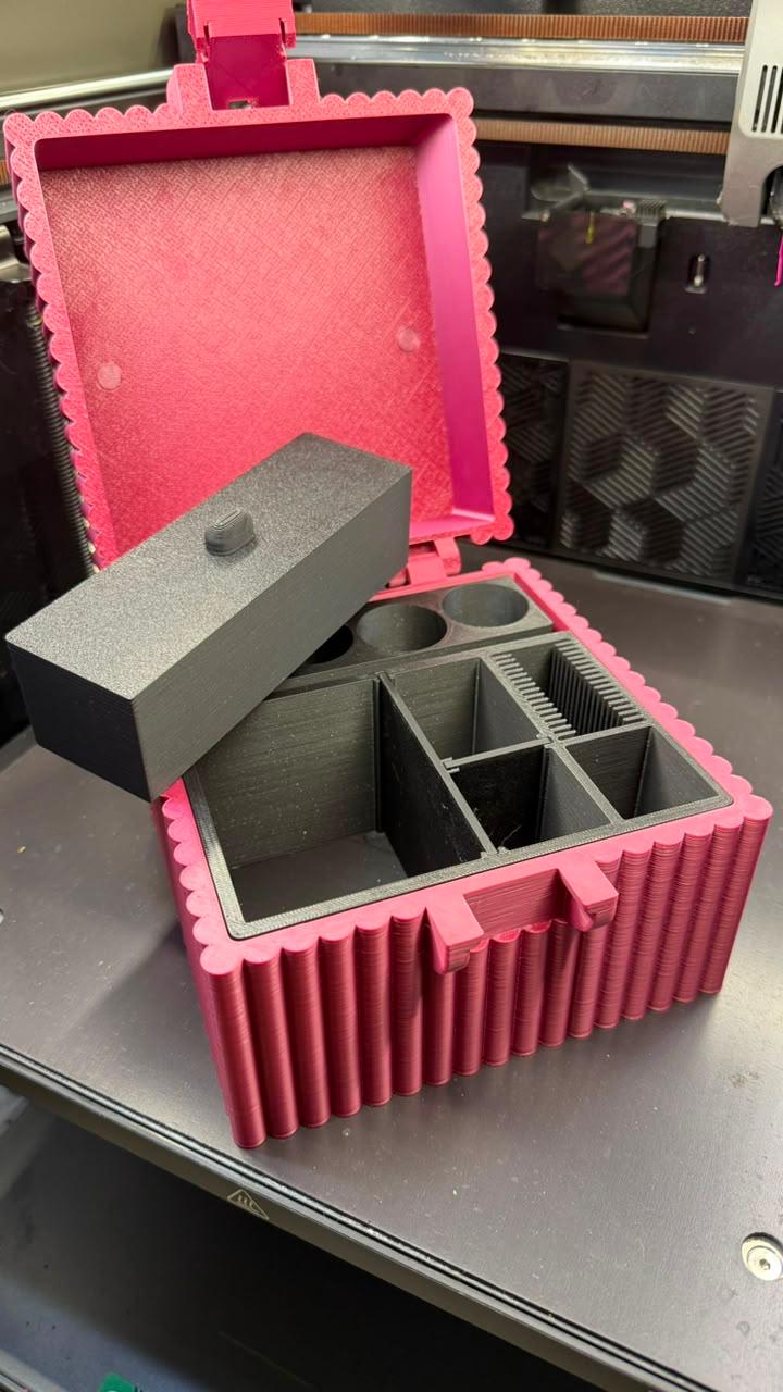 Porta Panótico na cor rosa, recém-impresso em impressora 3D